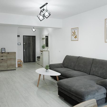 Exclusive Ultracentral Apartments And Studios #Enescu#Universitatii#ซูชาวา ภายนอก รูปภาพ