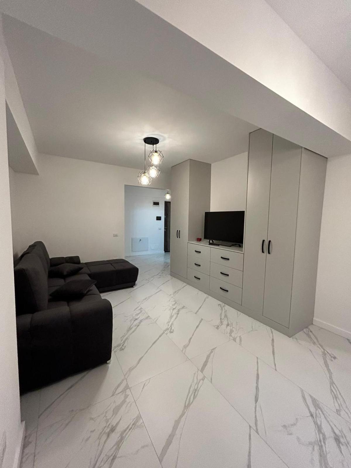 Exclusive Ultracentral Apartments And Studios #Enescu#Universitatii#ซูชาวา ภายนอก รูปภาพ