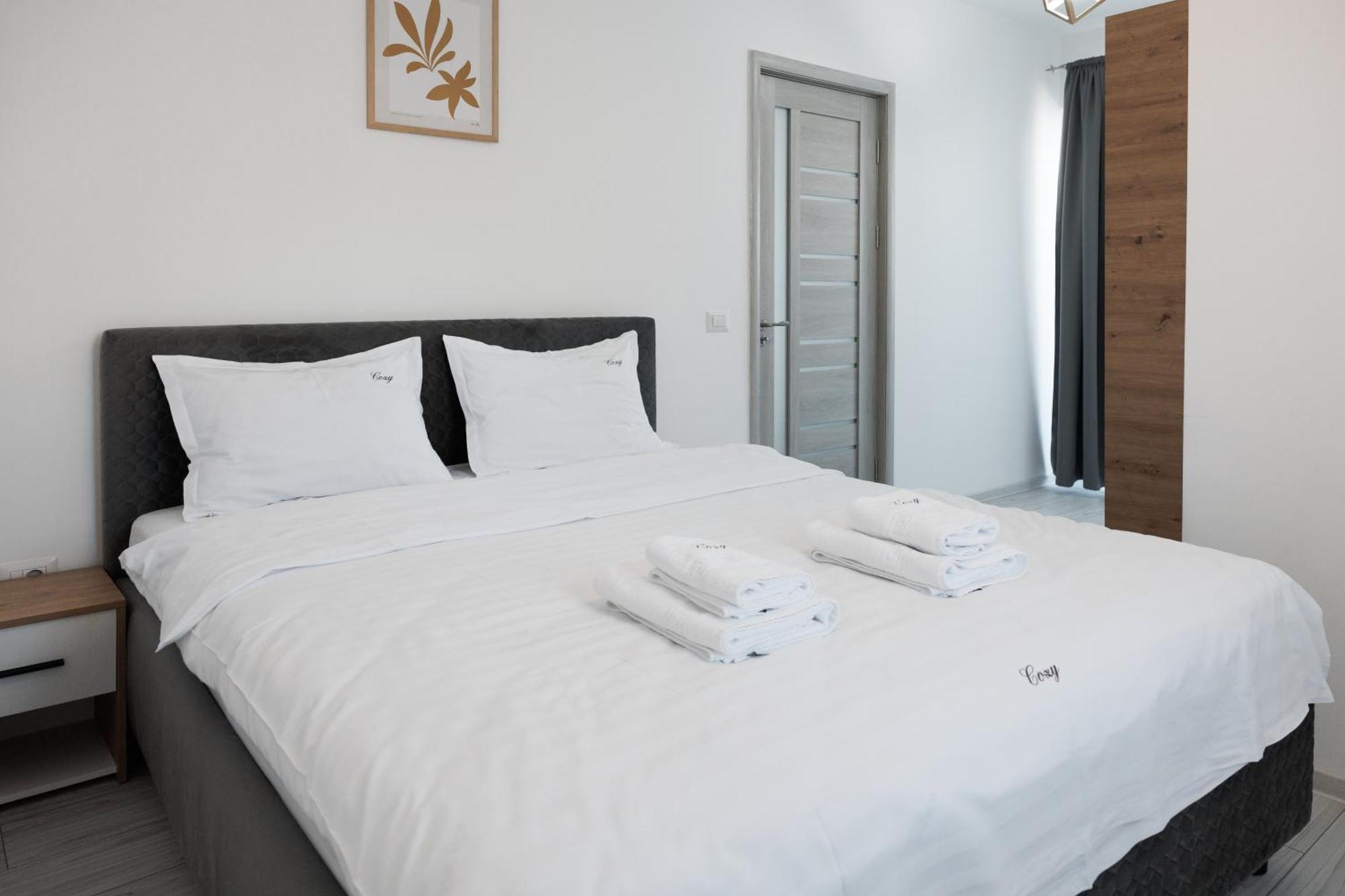 Exclusive Ultracentral Apartments And Studios #Enescu#Universitatii#ซูชาวา ภายนอก รูปภาพ