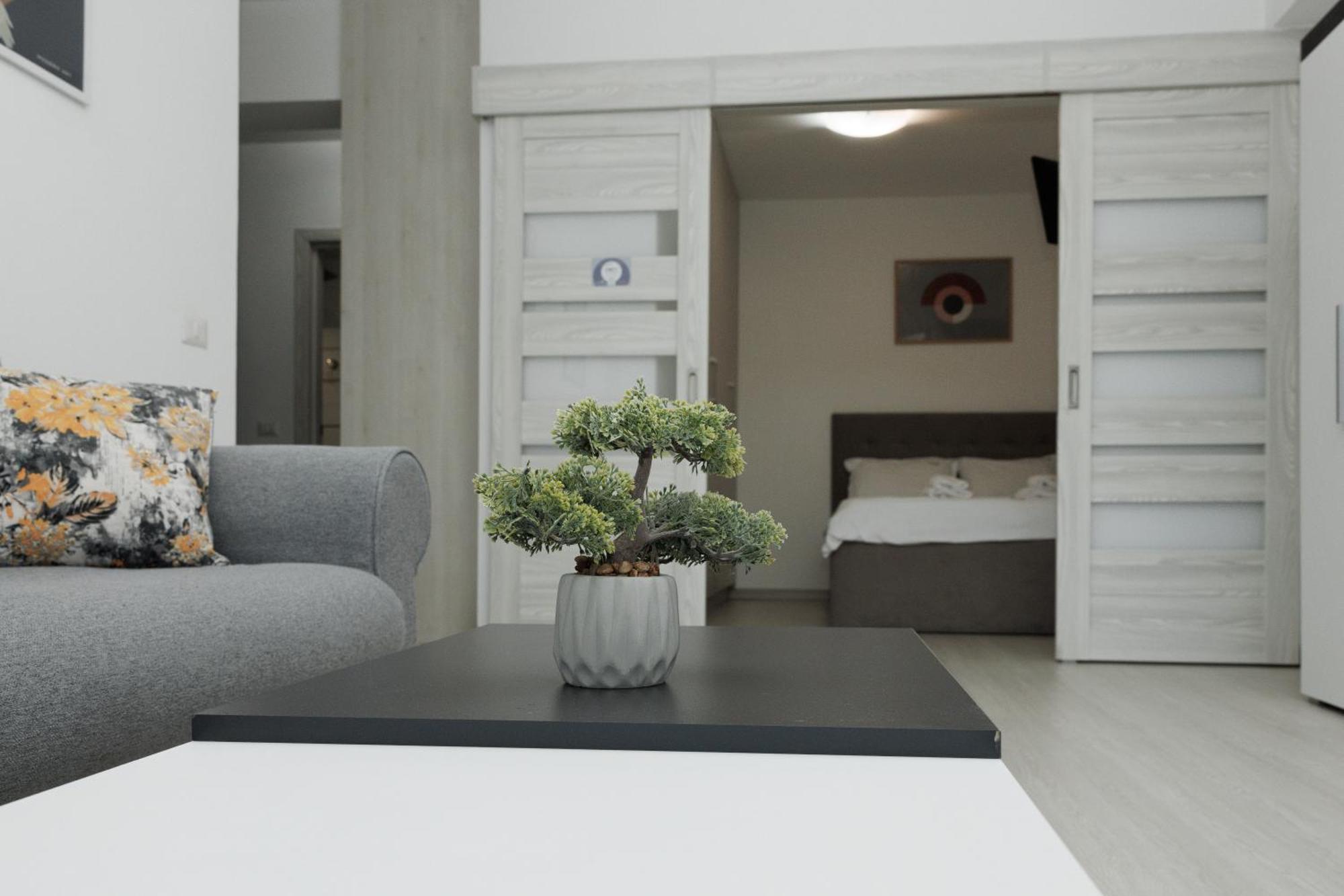 Exclusive Ultracentral Apartments And Studios #Enescu#Universitatii#ซูชาวา ภายนอก รูปภาพ